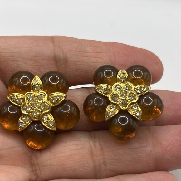 Lucite Brown Floral and Gold Spherical with Rhinestones Vintage Clip on Earrings - Picture 7 of 11